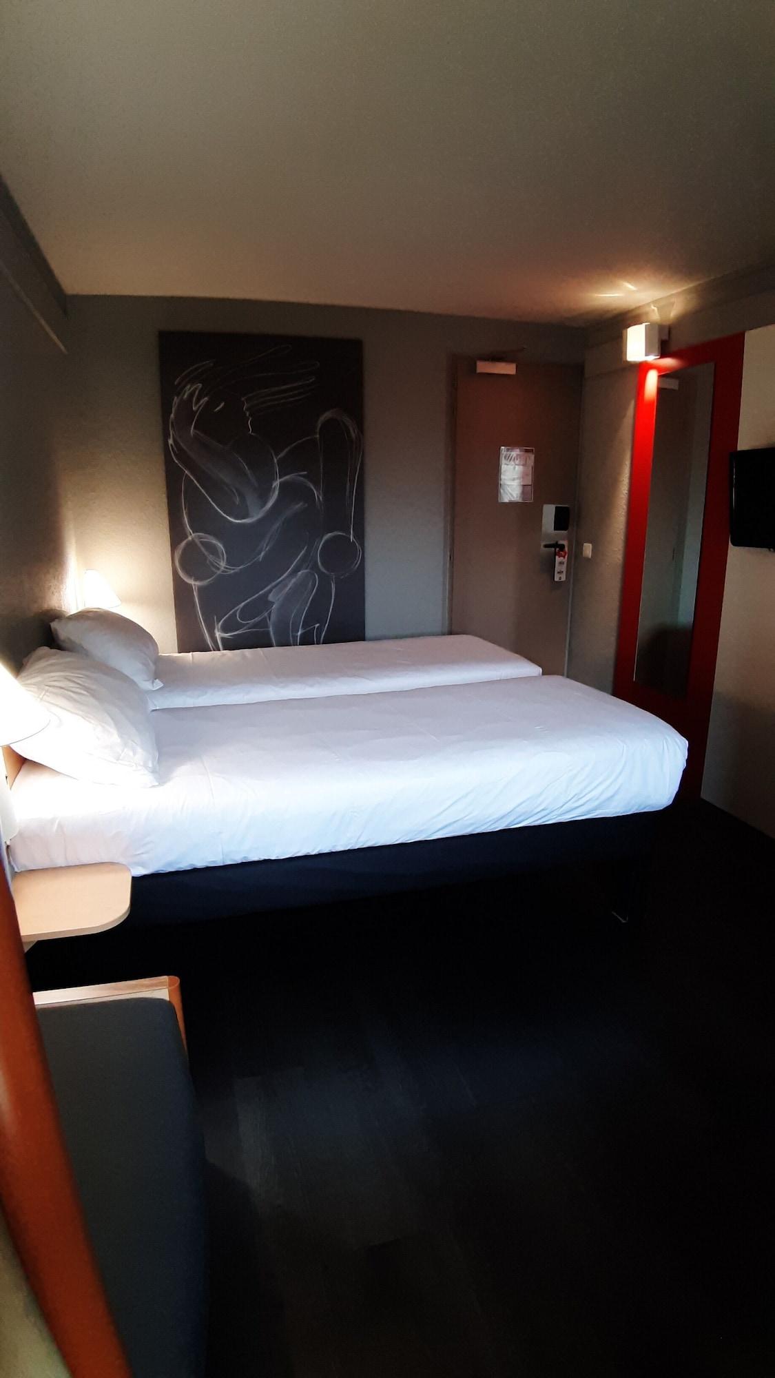 Ibis Carcassonne Centre - La Cite Hotel Buitenkant foto