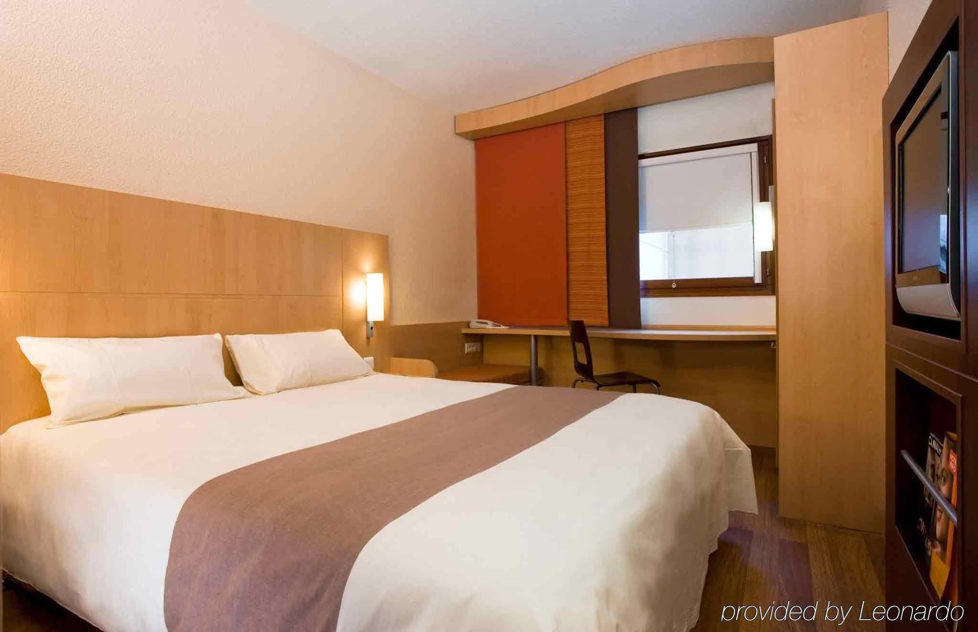 Ibis Carcassonne Centre - La Cite Hotel Buitenkant foto